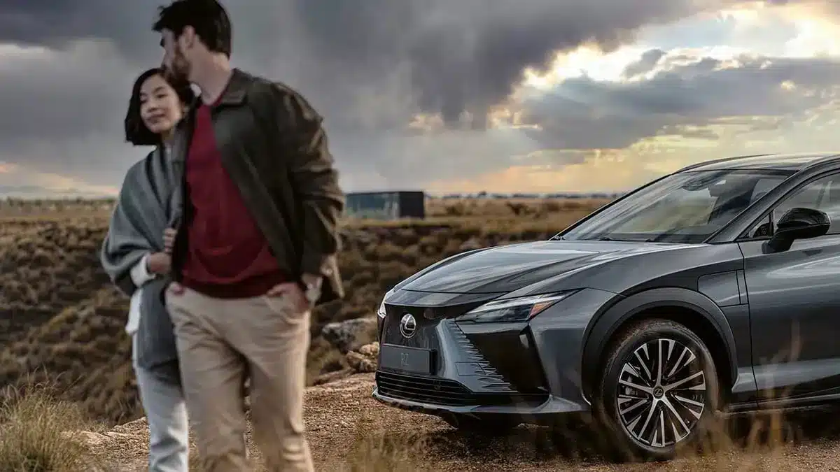 CR-Cars-InlineHero-2023-Lexus-RZ-People-12-22
